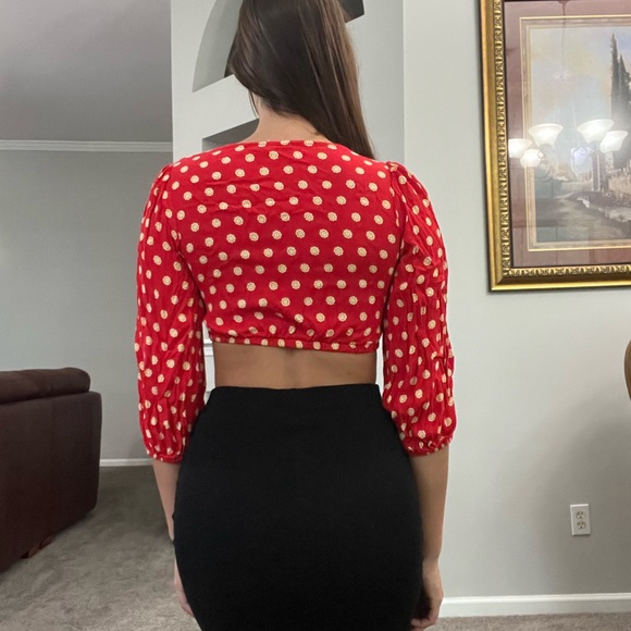 EUC Red and Orange Floral Front Tie Daisy Duke Bra Crop Top - Picture 4 of 5